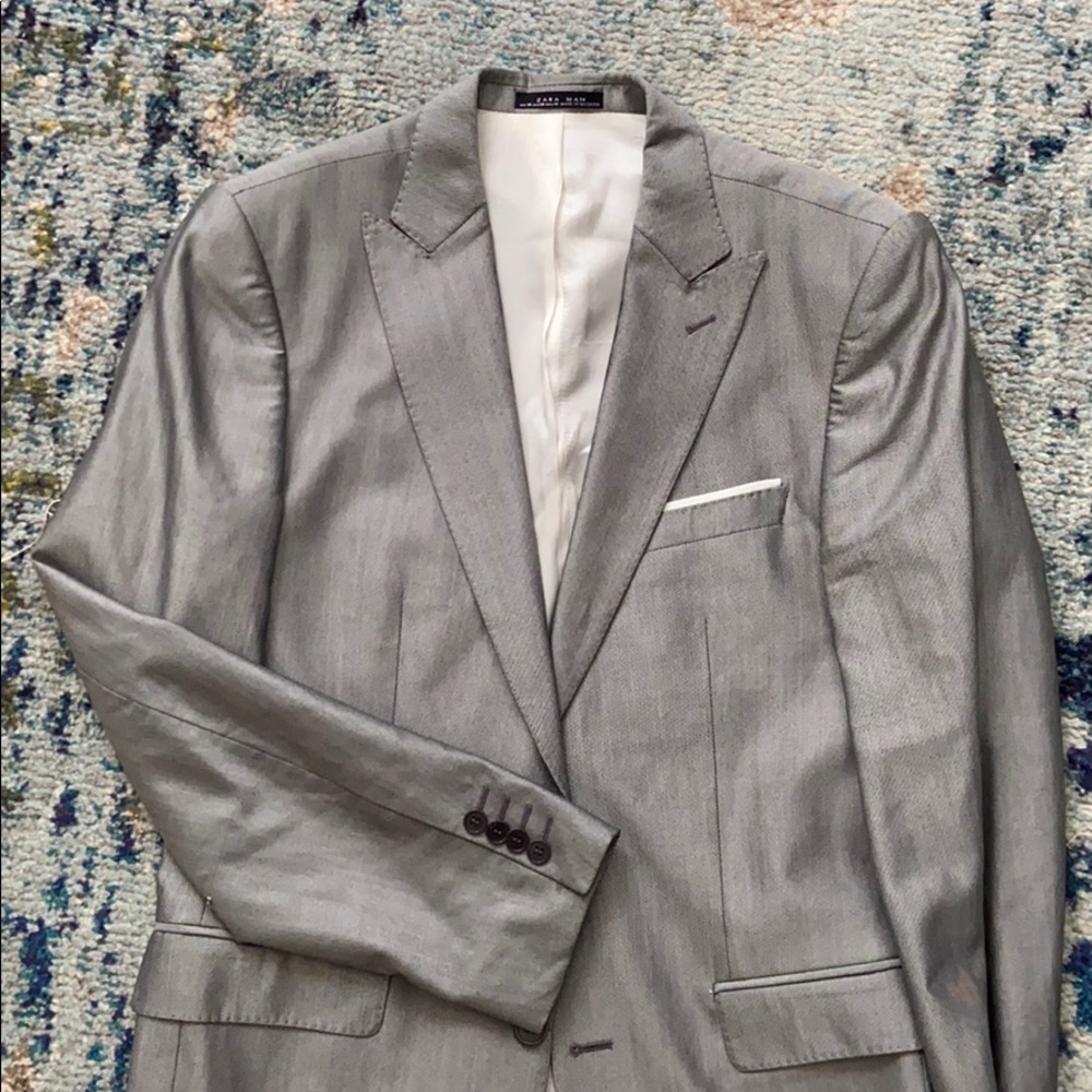 Zara Men’s Grey/Silver Blazer